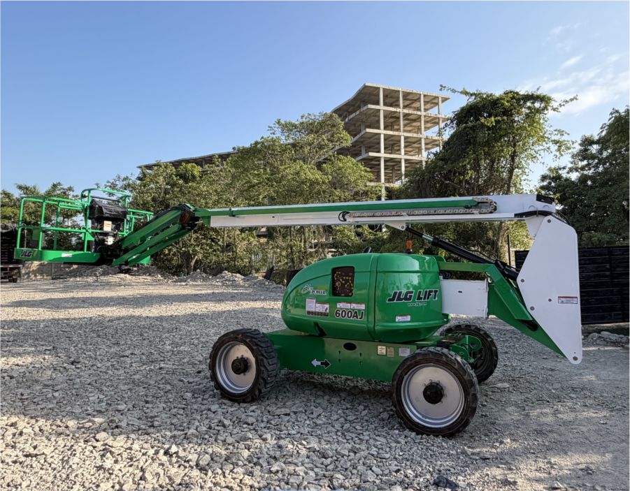 JLG 600AJ