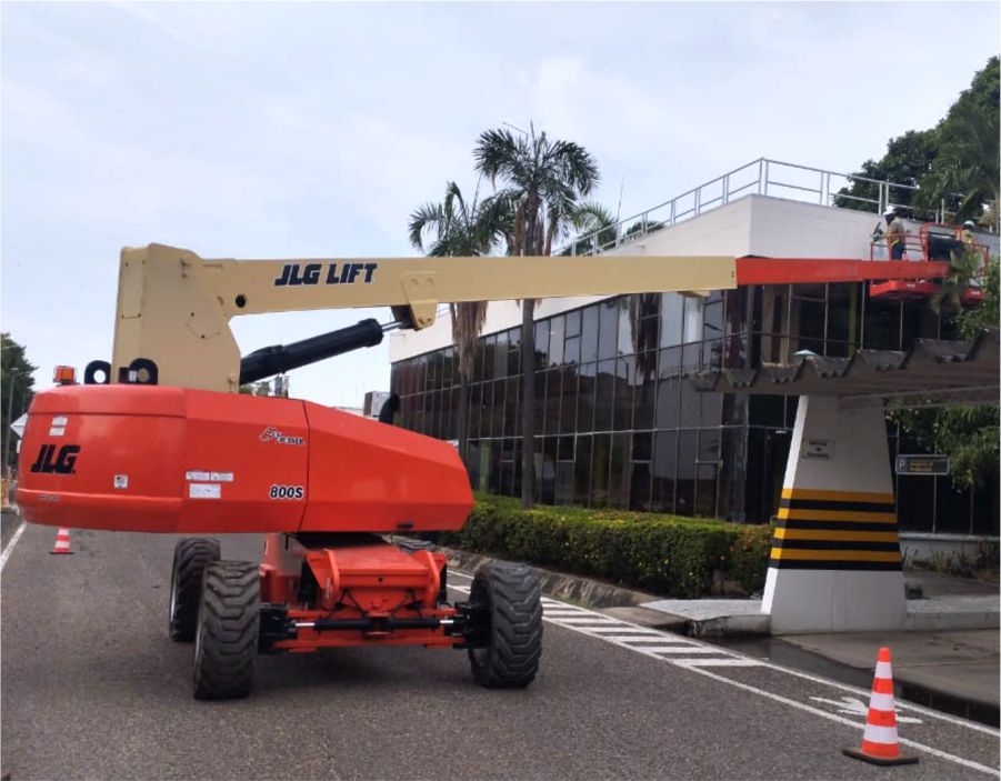 JLG 800S